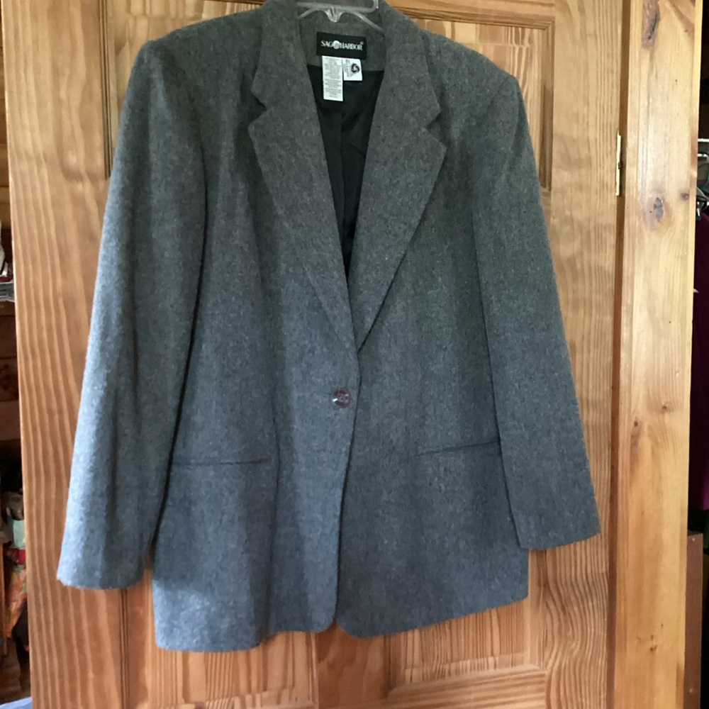 Sag Harbor Blazer in Wool Rich Blend gray
